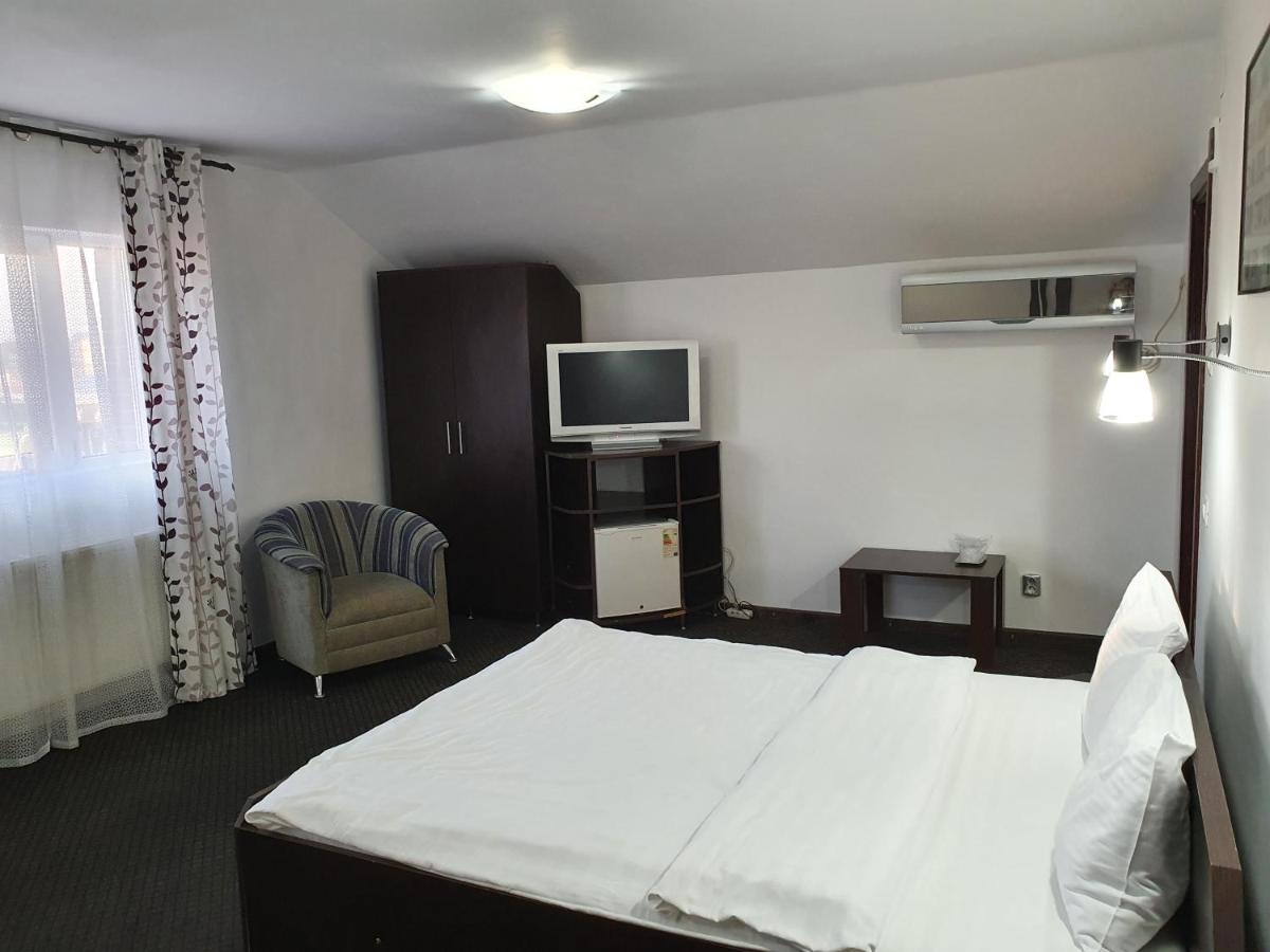 Motel Davios Тыргу-Жиу Экстерьер фото