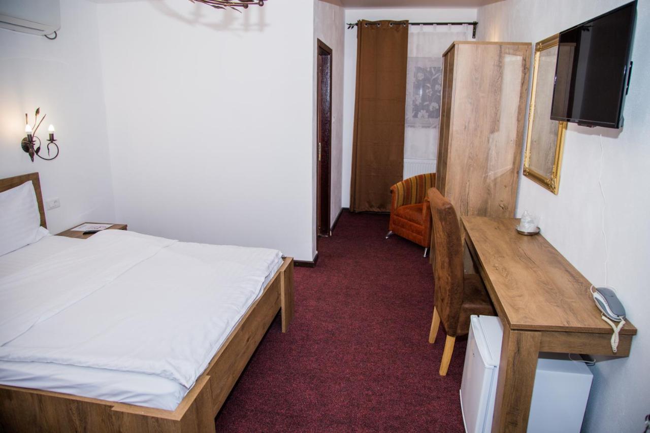 Motel Davios Тыргу-Жиу Экстерьер фото