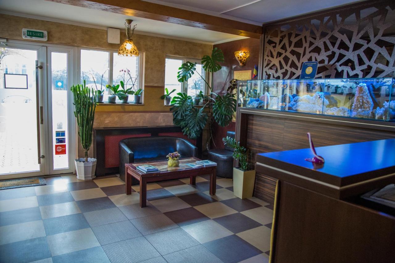 Motel Davios Тыргу-Жиу Экстерьер фото