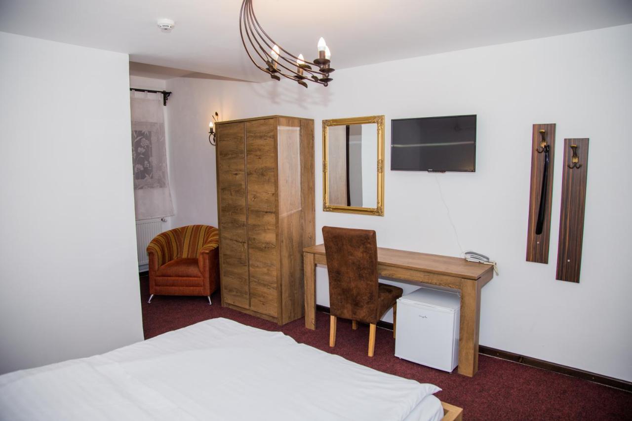 Motel Davios Тыргу-Жиу Экстерьер фото